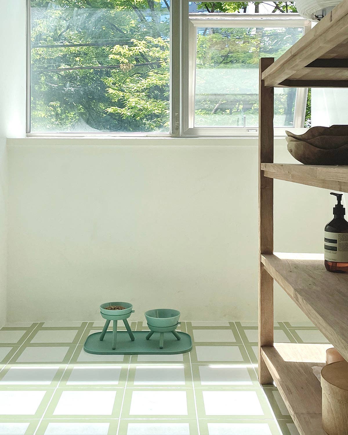 Pets So Good - Wholesale Pet Bowl - Cat/Dog - Oreo Elevated Pet Feeder Table . Jade Green . Short2