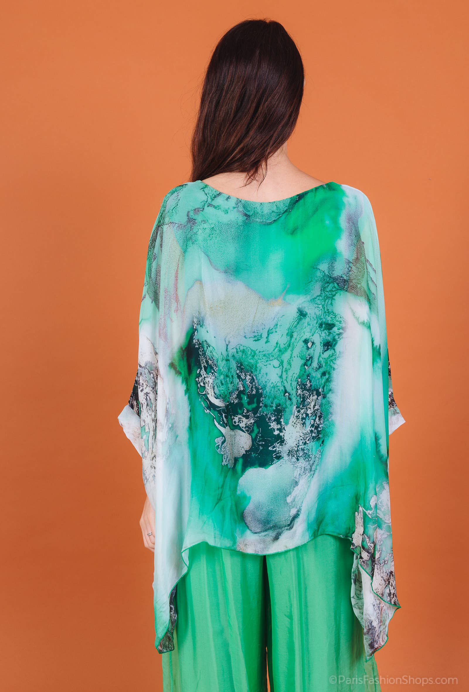 Shyloh - Wholesale Blouse - Dames - Asymmetrische top van soepelvallende zijde met digitale verloopprint2