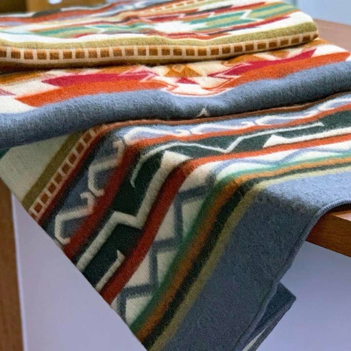 ECUALAMA - Wholesale Throw Blanket - Soft & Warm Baby Alpaca Wool Blanket - Extra Large4
