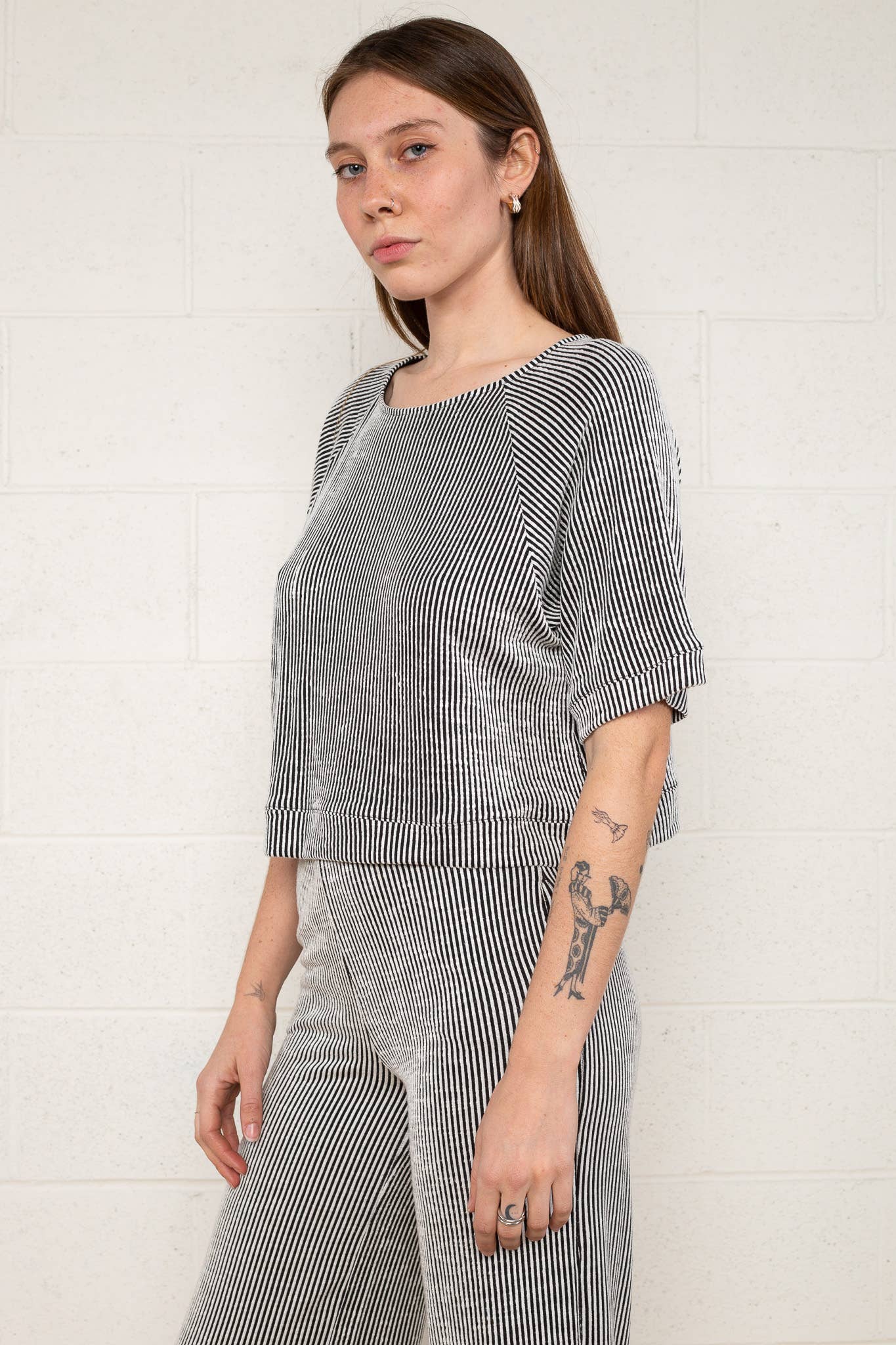 Svart/Vit Bella Stripe Topp för wholesale på Faire1
