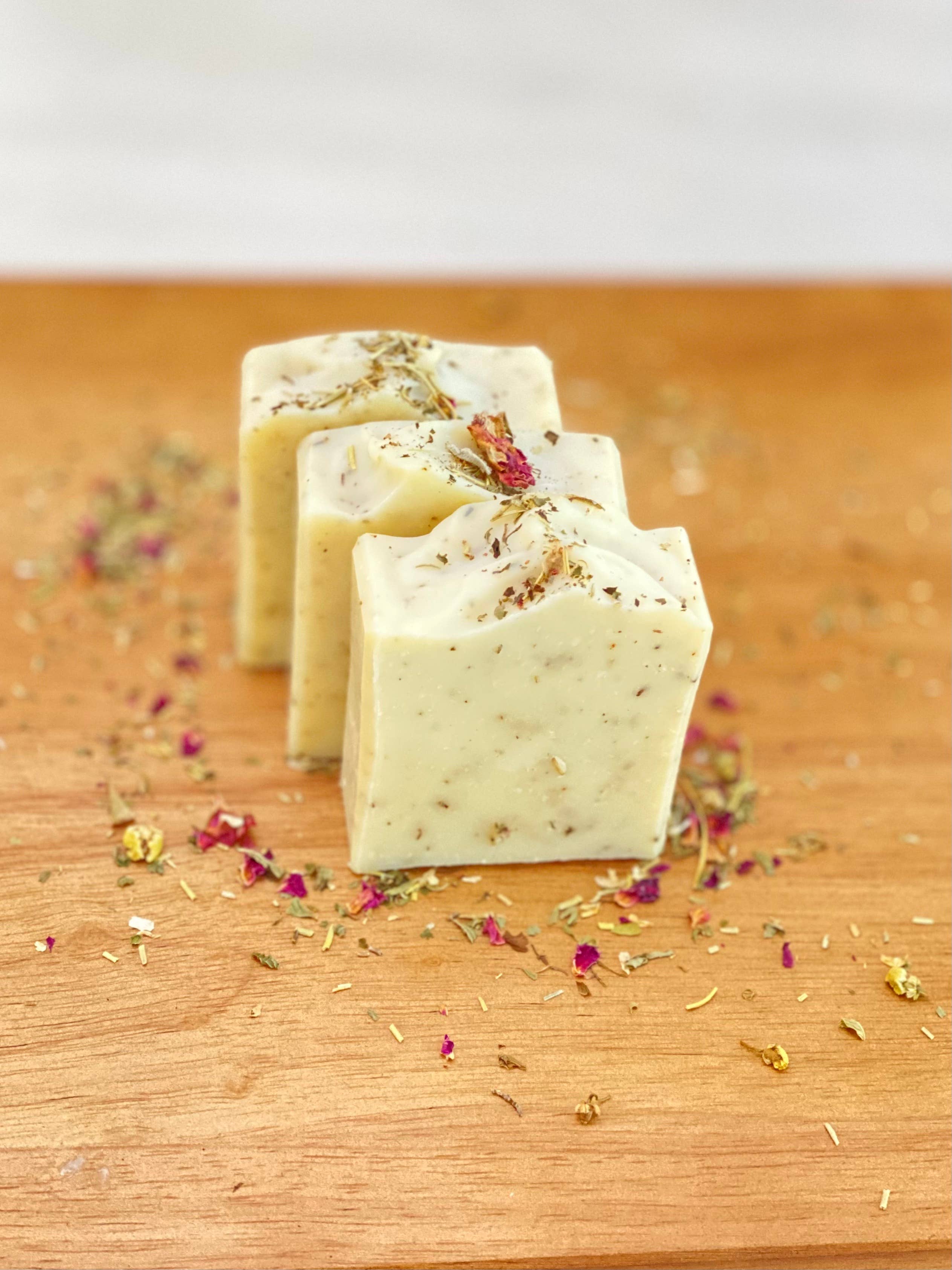 Pluff Mud Mercantile - Wholesale Bar Soap - 5 oz Good 'Lawd Gardenia Handcrafted Soap0