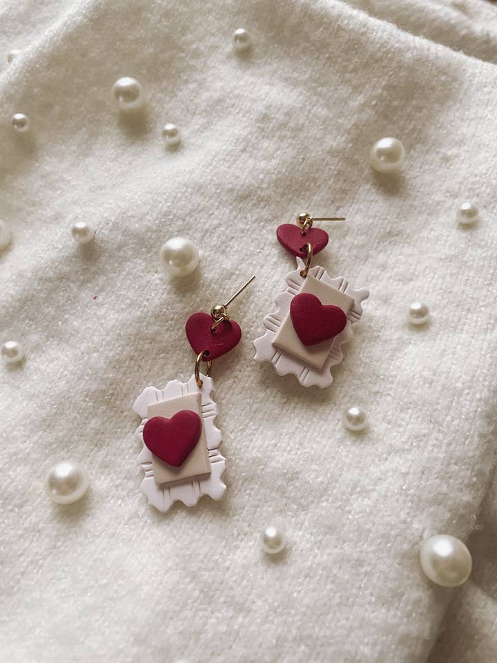 Orecchini con francobollo di San Valentino, regali per il Galentine's Day per la vendita all'ingrosso da parte di Placed by Grace