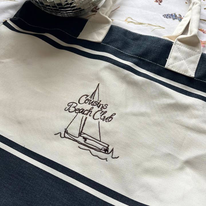 Cousins Beach Club Tote- Books for wholesale by TheCliqueClothingCo