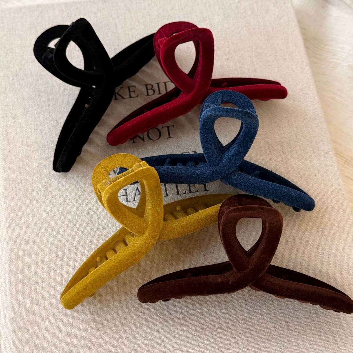 ACCITY - Wholesale Hair Clip - Women's - Velvet Cross Claw Clip Vintage Hair Accessory_CWAHA077626