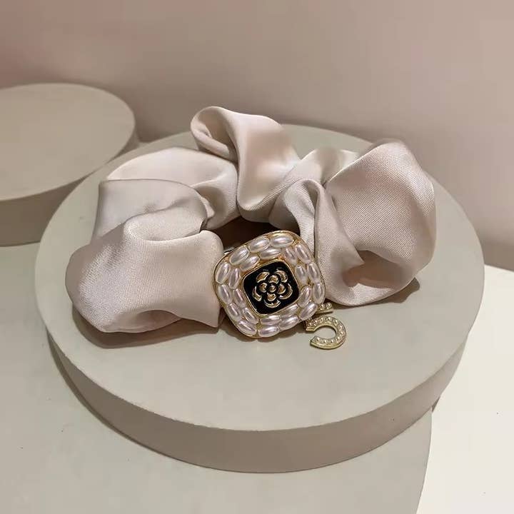 Toss Designs - Wholesale Scrunchie - Women's - Hair Scrunchie - Ivory Le Belle