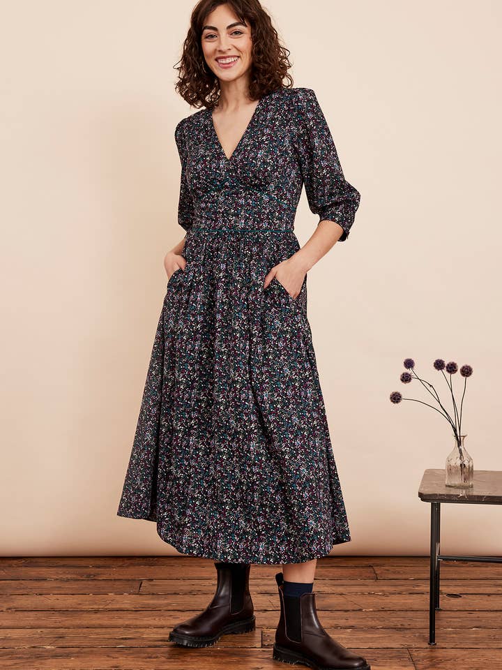 Amelia Midnight Ditsy-jurk voor wholesale door emilyandfin