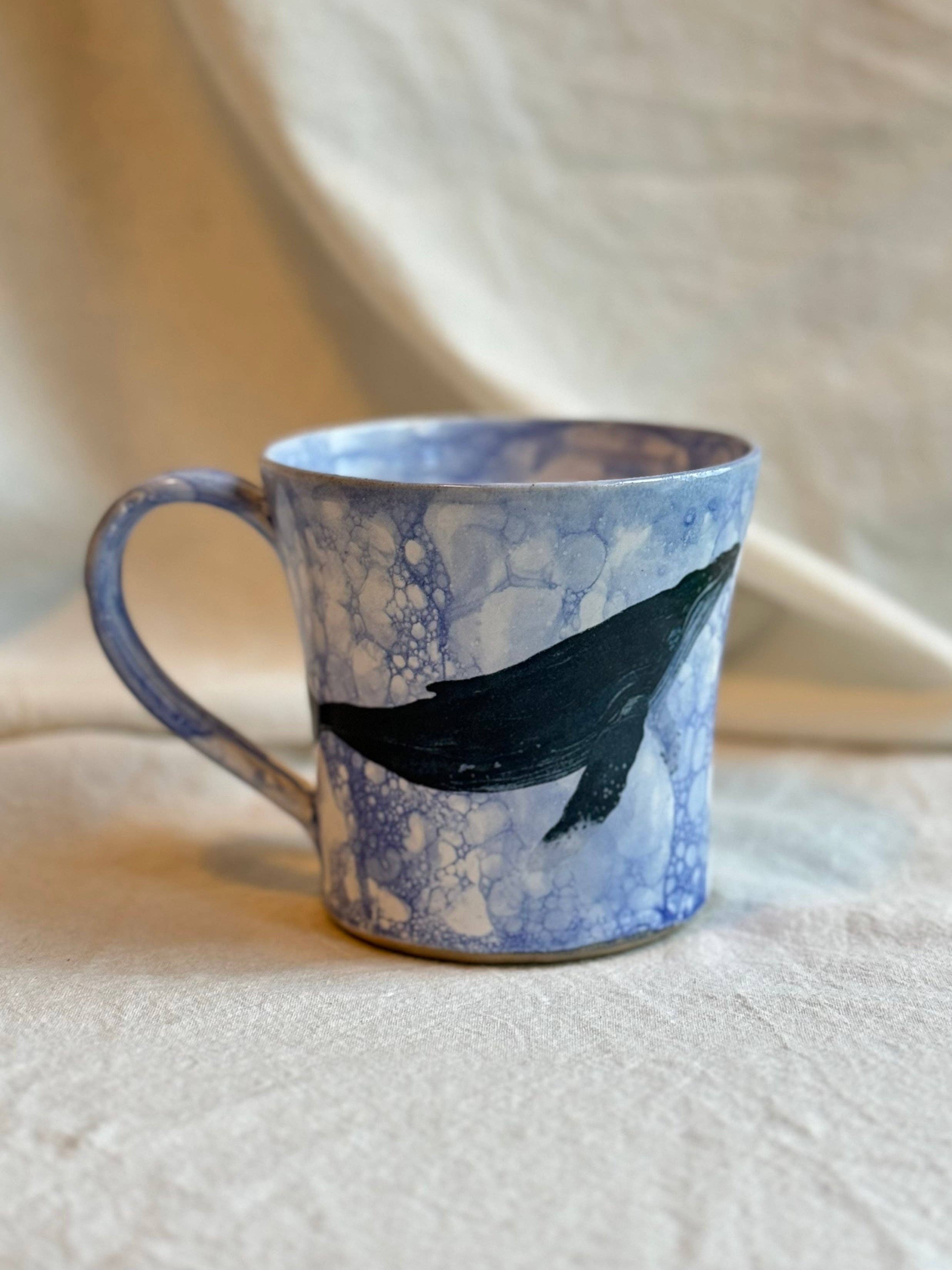 Nina Paloma – Großhandel Kaffeebecher – Becher mit Buckelwal-Motiv