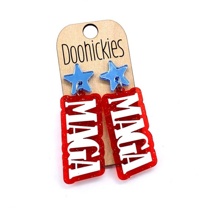 Orecchini pendenti in acrilico a strati MAGA da 2" - Orecchini politici per la vendita all'ingrosso da parte di Doohickies