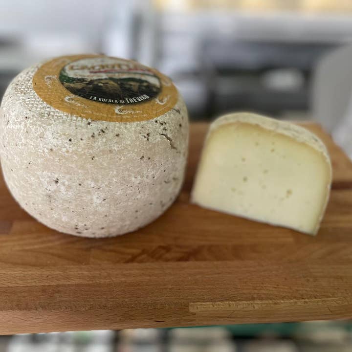 Caciotta classique (lait de bufflonne) 225 gr du Veneto pour la vente par padoan - the real tastes of italy