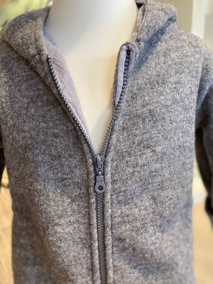 Chaqueta gris «Light Grey» lista para envío - Milli Wonka para venta al por mayor de Milli Wonka