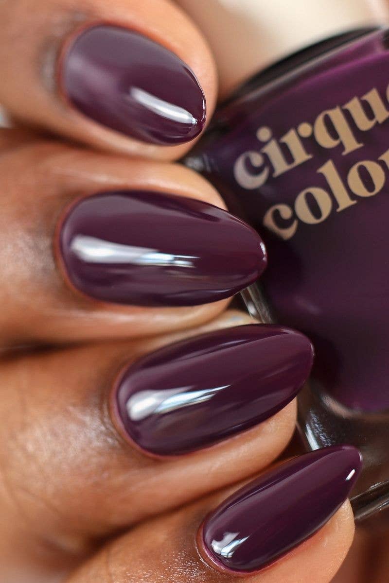 Cirque Colors - Vente Vernis à ongles - Vernis à ongles crème violet foncé - Cirque Colors La Vie Boheme2