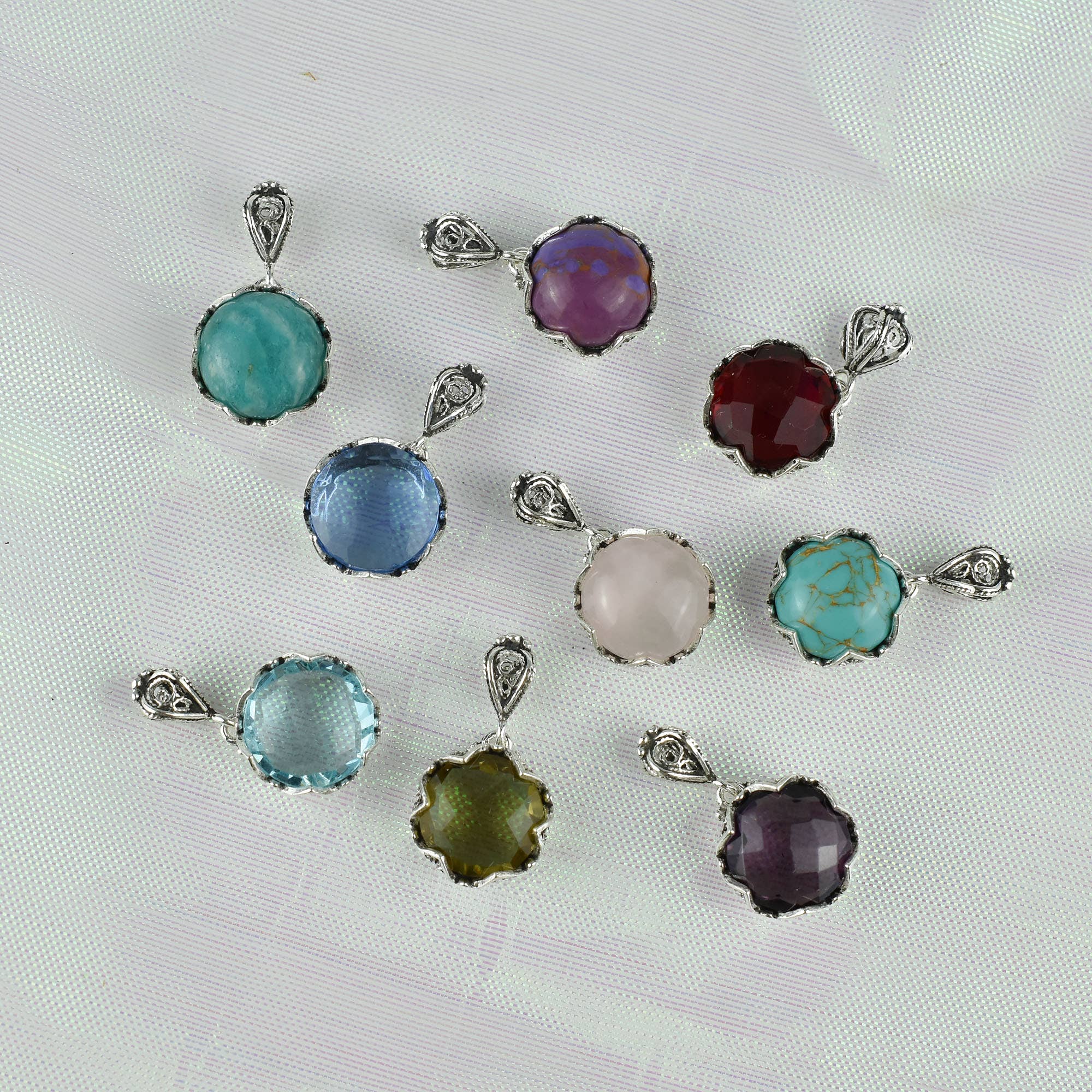 Filigranist Jewelry – wholesale Hänge-/berlockhalsband – Hängsmycke med alexandrit ädelsten i sterling silver för kvinnor1