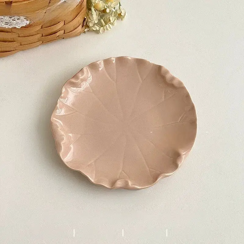 Otterware - Wholesale Appetizer Serveware - Elegant 6" Ceramic Leaf Dessert & Appetizer Plate (4 colors)3