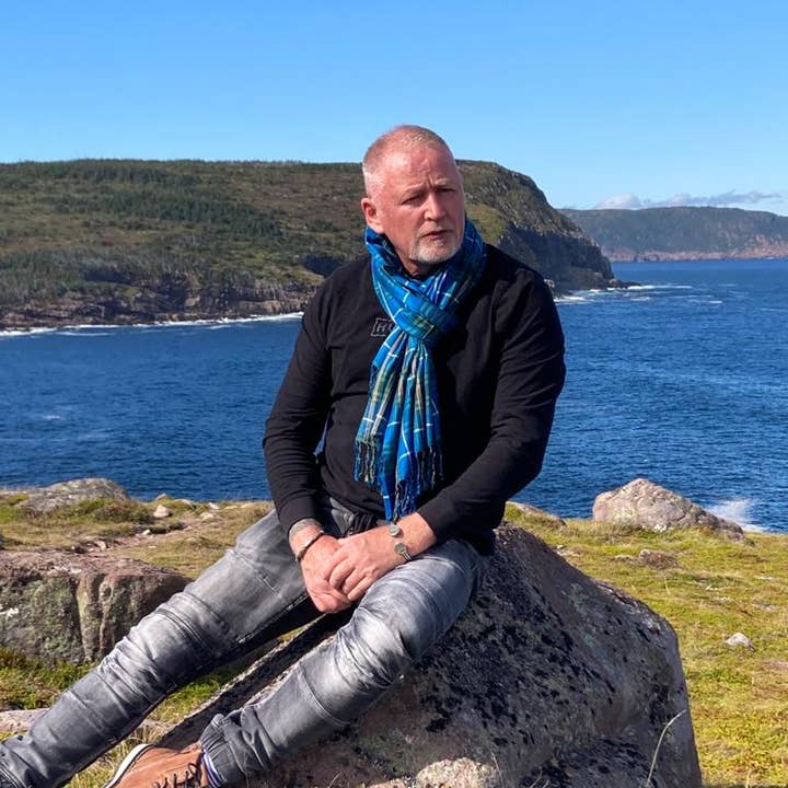 Patrick King Woollen Company - Vendita all'ingrosso Sciarpa - Uomo - Scialle/sciarpa in poliestere viscosa scozzese Nova Scotia2