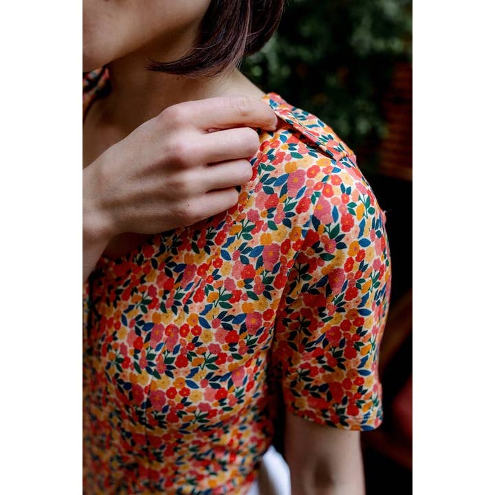 Body Flowers short sleeves for wholesale on Faire5