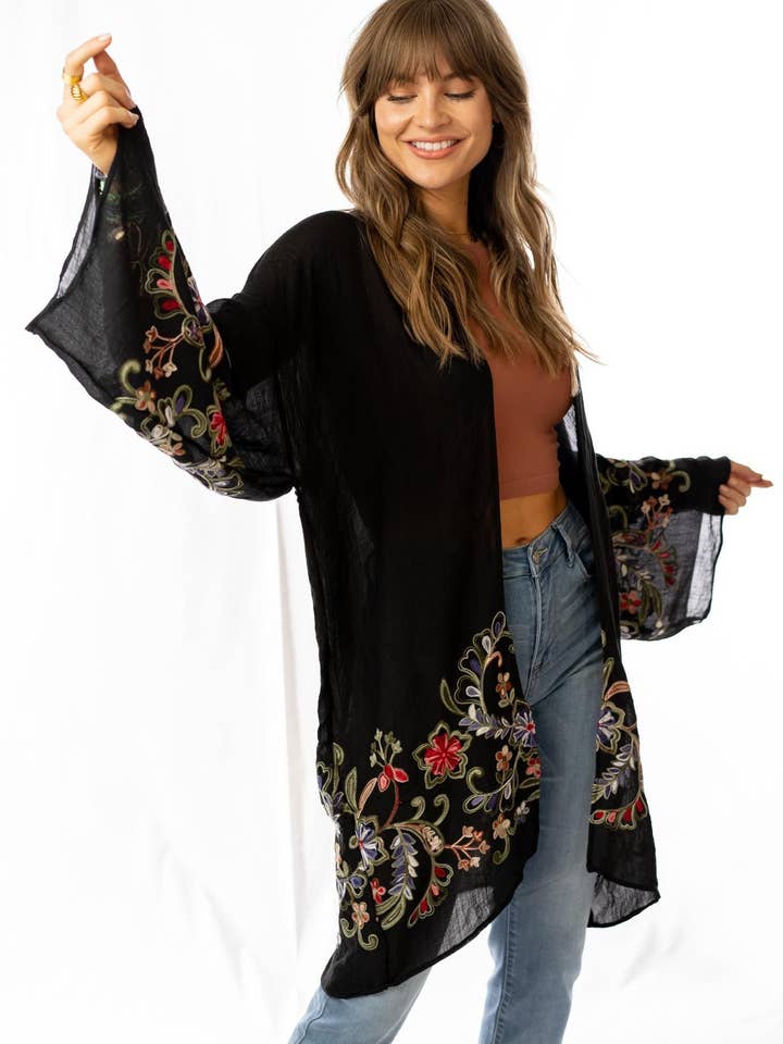 Three Bird Nest - Wholesale Kimono - Women's - Fun In Florals Kimono - Black