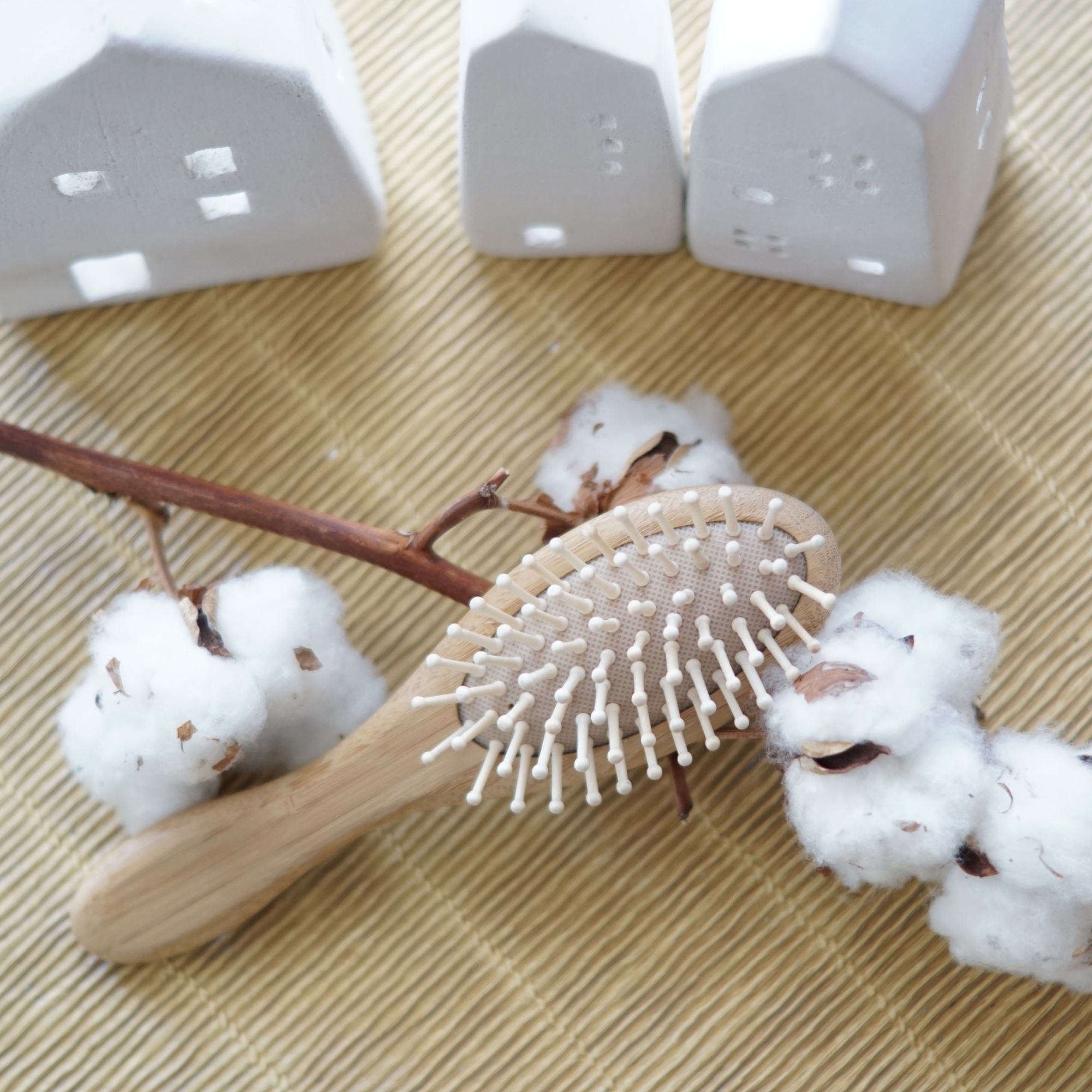 cap bambou - Vendita all'ingrosso Spazzola/pettine - Espositore da banco con spazzole e pettini in bambù5