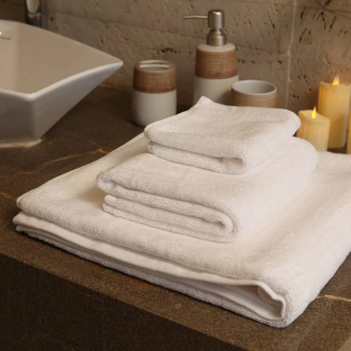 Everyday Essentials Bath Set – Soft Snow for wholesale by Circle Living