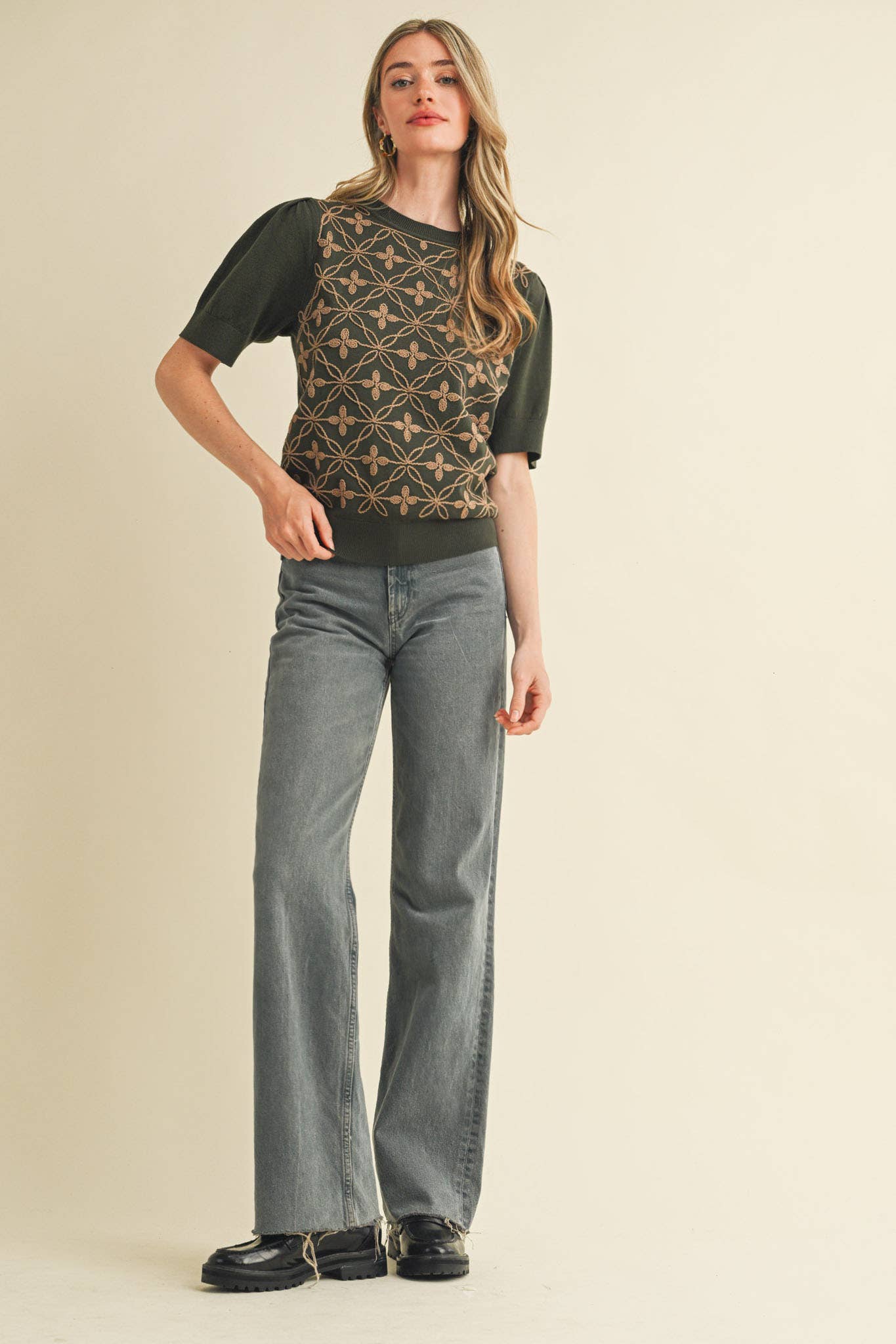 &MERCI - Wholesale Knit Sweater - Women's - SHORT PUFF SLEEVE EMBROIDERY FRONT SWEATER MSW1083233