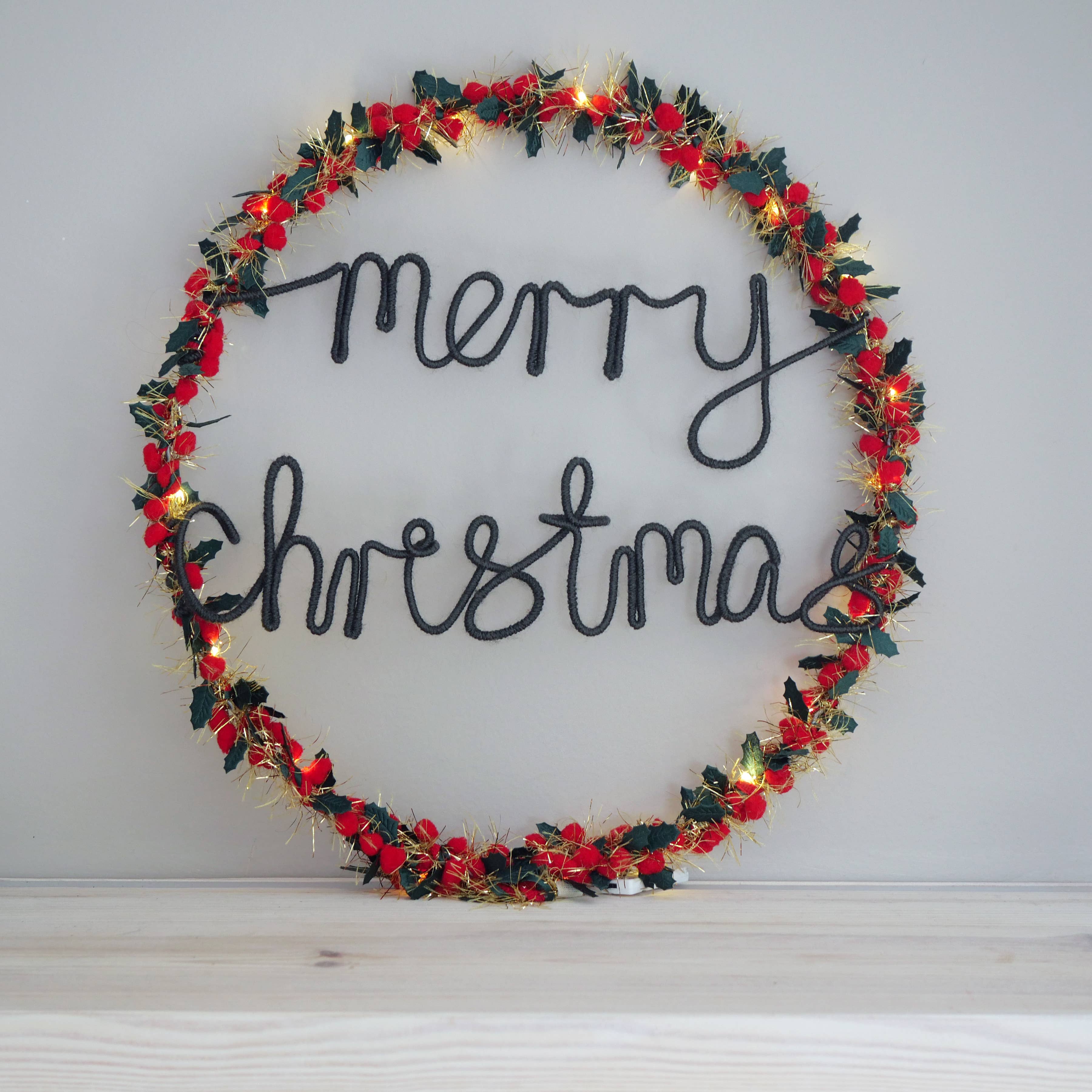 Melanie Porter - Wholesale Wreath - Merry Christmas Light Up Wreath - Christmas Decoration12