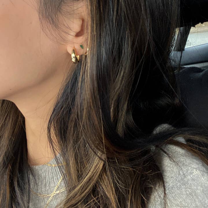 AALLYN - Wholesale Huggie Earrings - Isla Huggie Hoops1