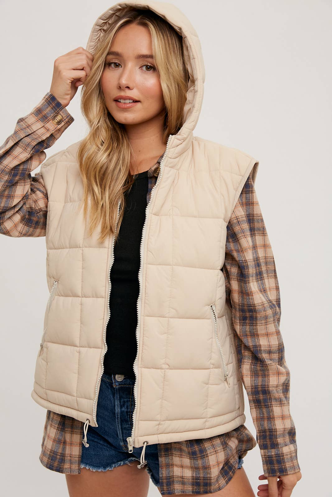 Bluivy - Wholesale Outerwear Vest - Women's - PUFFER ZIP-UP HOODED VEST15