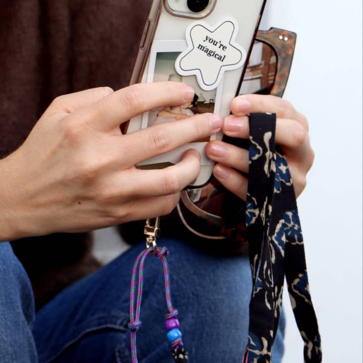 Maho - Wholesale Phonecase Strap - César Black Flowers