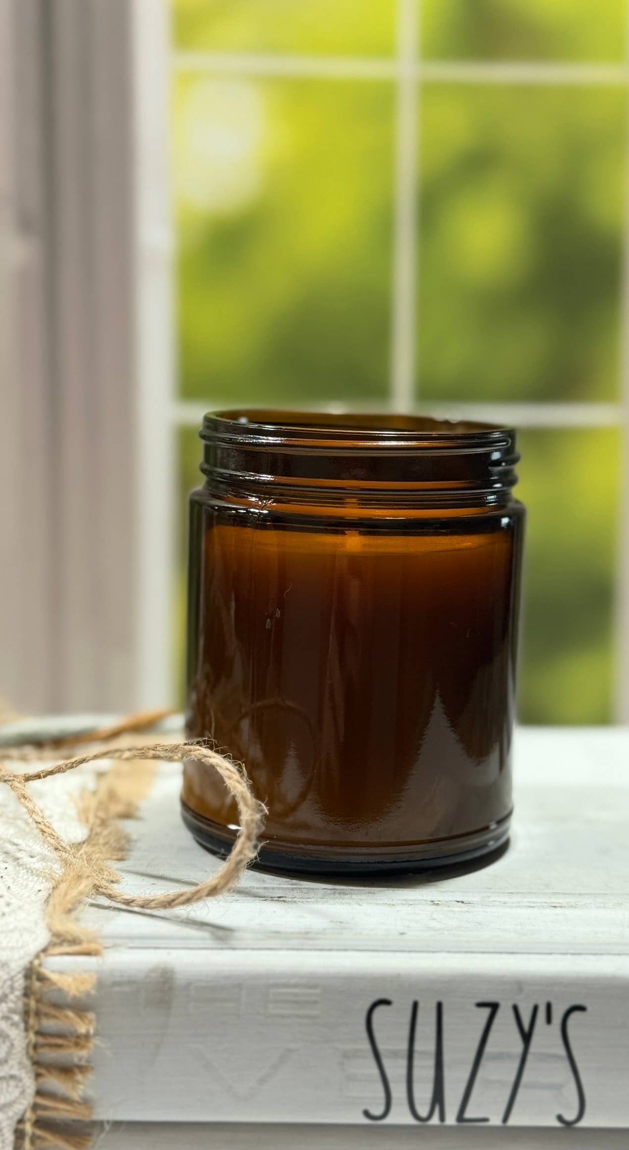 Suzy Spa Essentials - Wholesale Jar/Filled Candle - Sandalwood Rose – Soy Blend Candle – 8 oz Amber Jar4