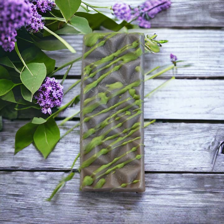 Barre de cire de soja parfumée à la fleur de lilas pour la vente par The Tipsy Goat Soap Company