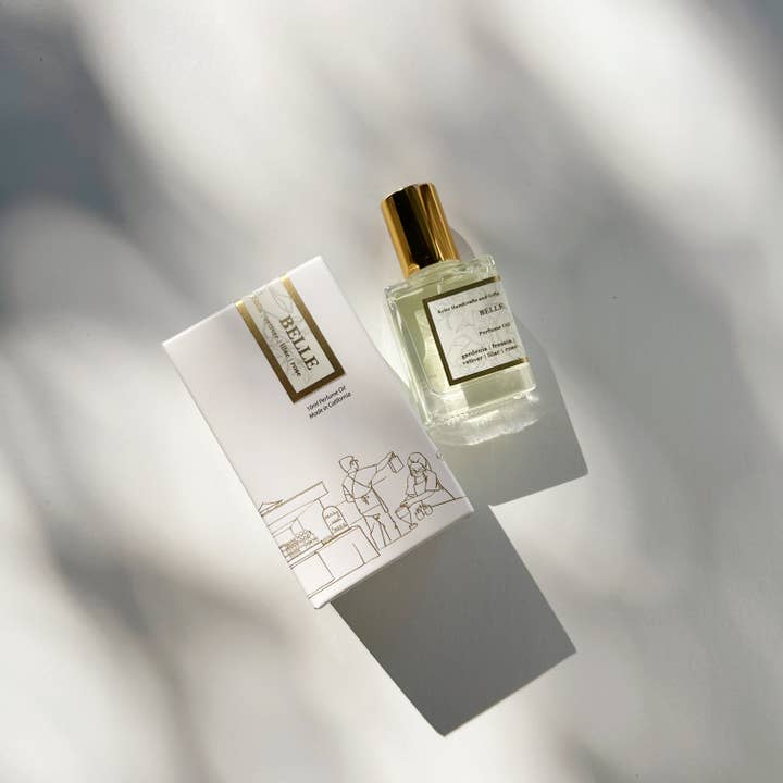 Belle - Roll-On Parfumeolie (med ny emballageæske) for engroshandel hos Kyler Handcrafts and Gifts