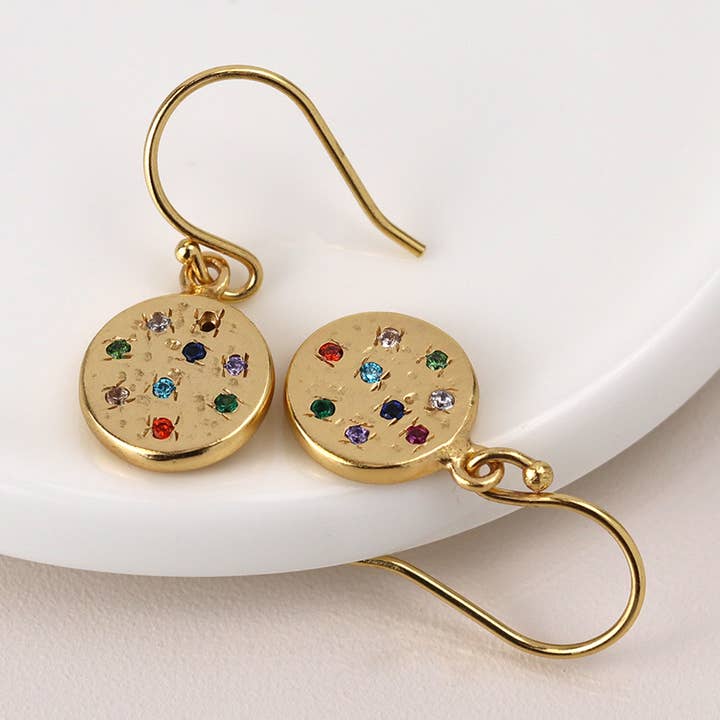 Luxe vergulde regenboog cz schijf oorbellen. voor wholesale door Peace Of Mind