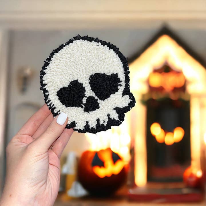 Posavasos para Coche con Diseño de Ojos de Corazón y Calavera para venta al por mayor de Sip n' Style Shop Co.