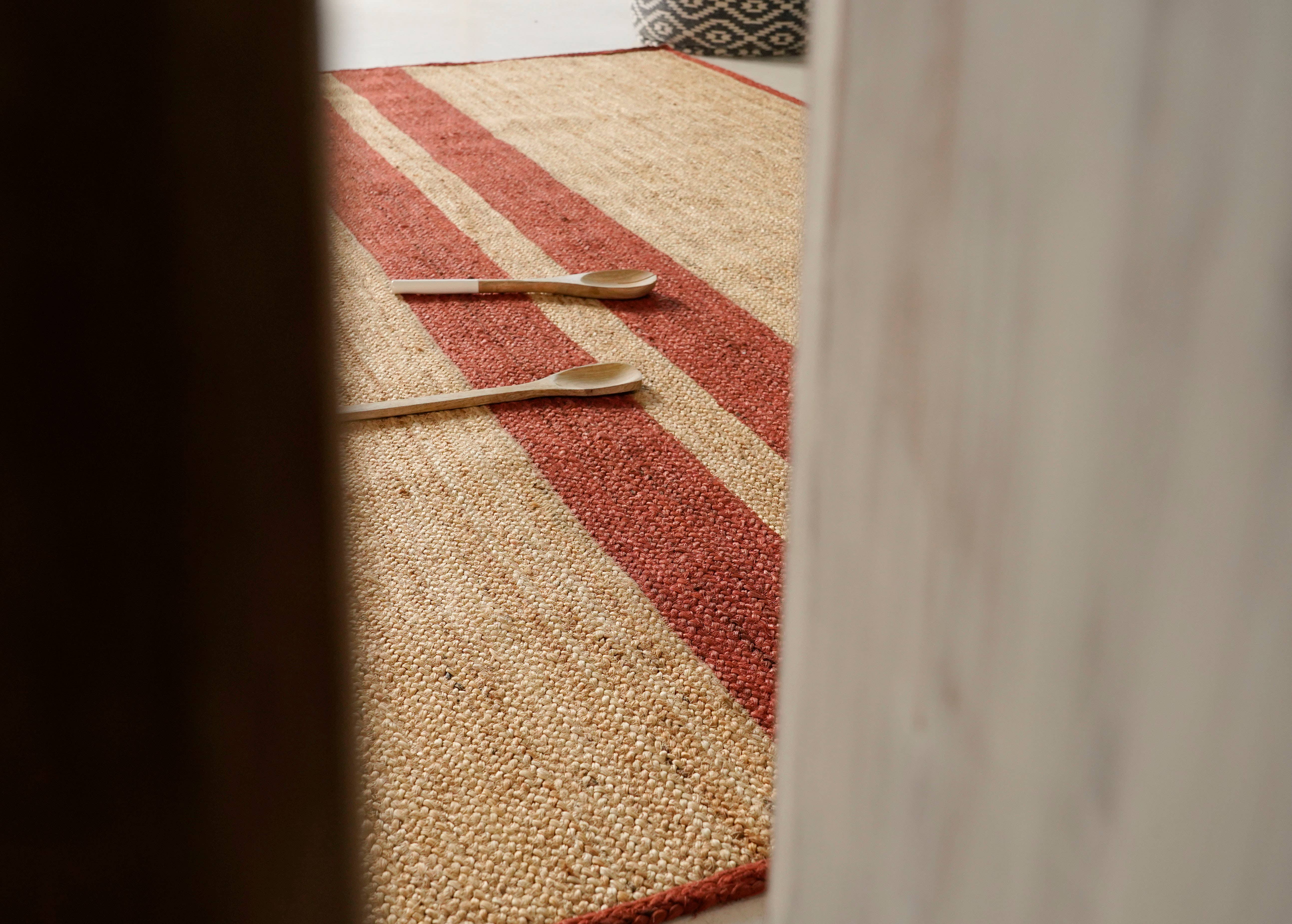 Chouhan Rugs - Wholesale Area rug - Hand Braided Natural Jute Rug With Red Stripes Line Decor3