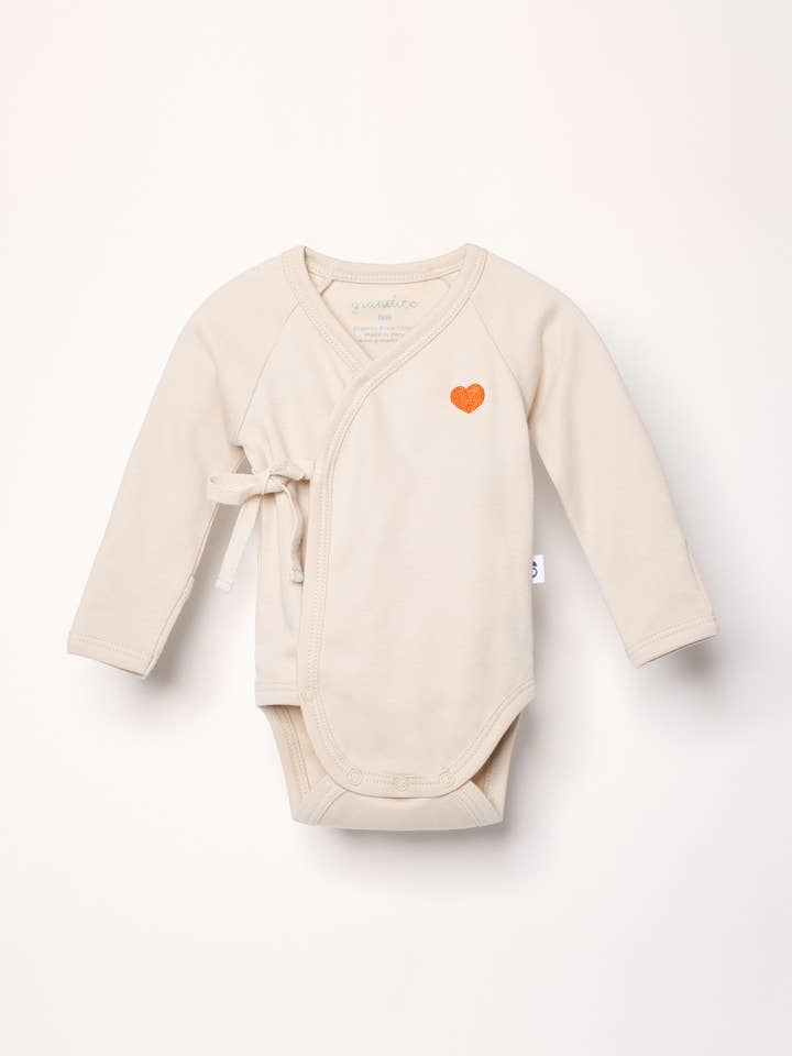 Babykimono romper van biologisch Pima katoen - zand met hart voor wholesale door Granelito