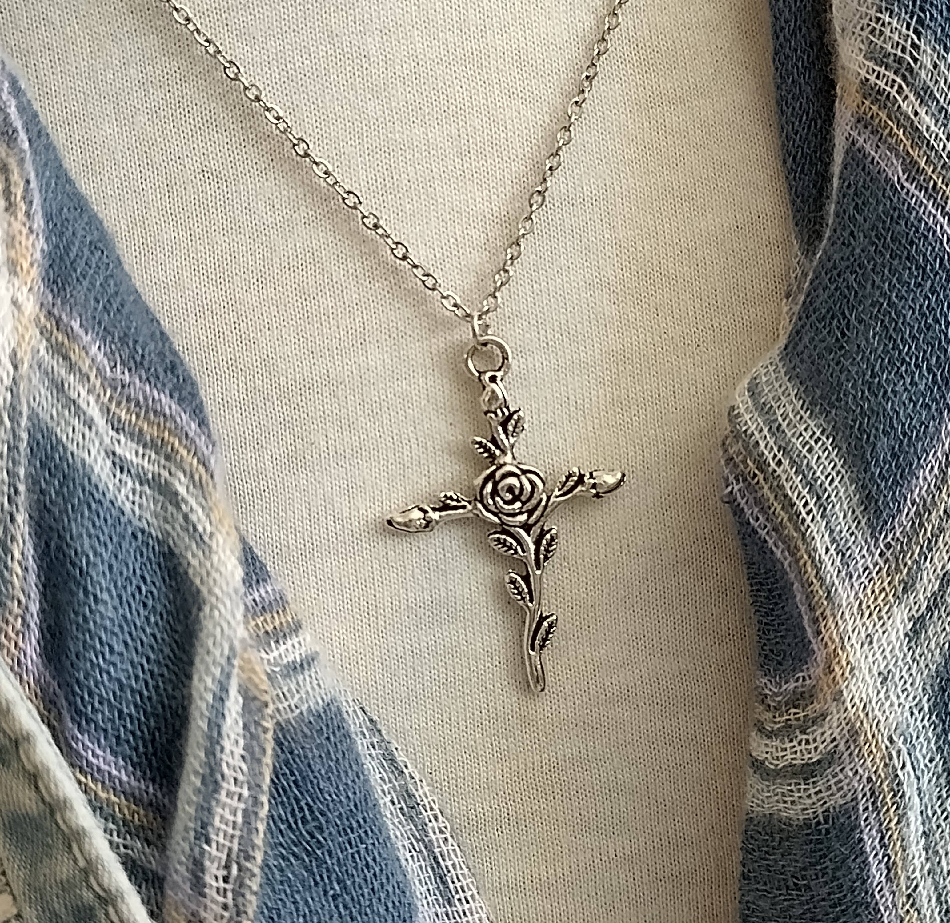 Piccadilly Pendants - Wholesale Halskettinghanger - Floraal Kruis Ketting, Religieuze Sieraden3