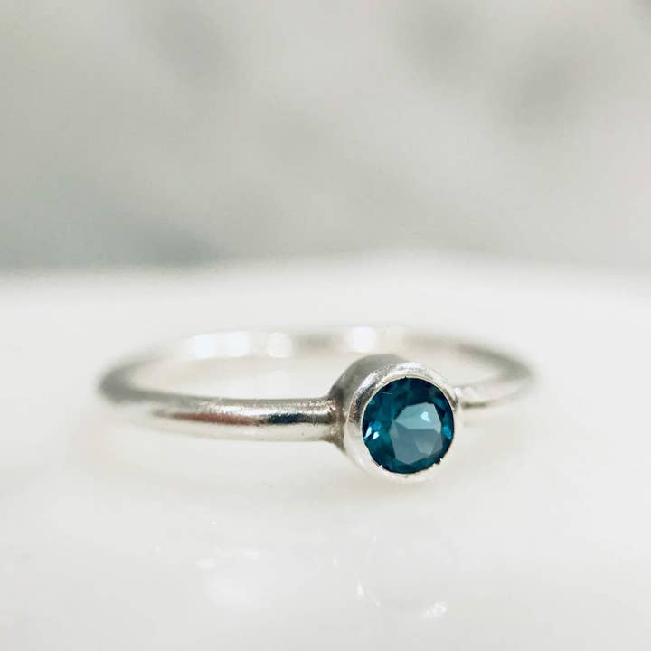 4 mm Edelstein-Stapelring für den Großhandel von Diana O’Connor Designs