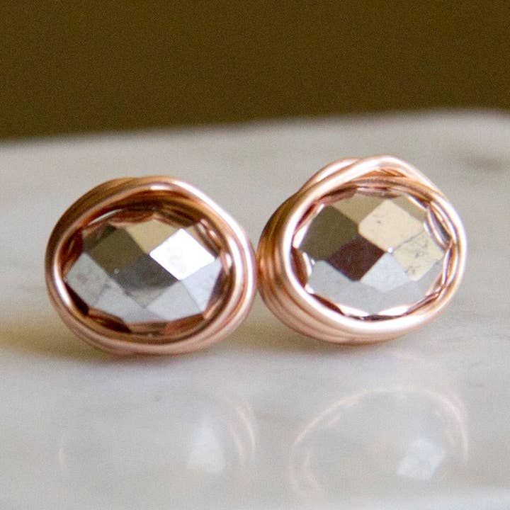 Orecchini in argento e luccicanti avvolti in filo metallico - Orecchini in oro per la vendita all'ingrosso da parte di The Jovi Lyne Collection