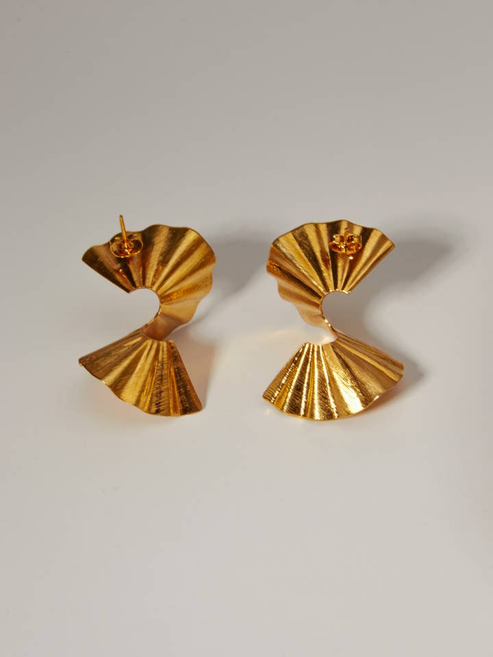 Spiral Sol örhänge – Skulptural stil, perfekt för evenemang för wholesale av Heliconia Boutique