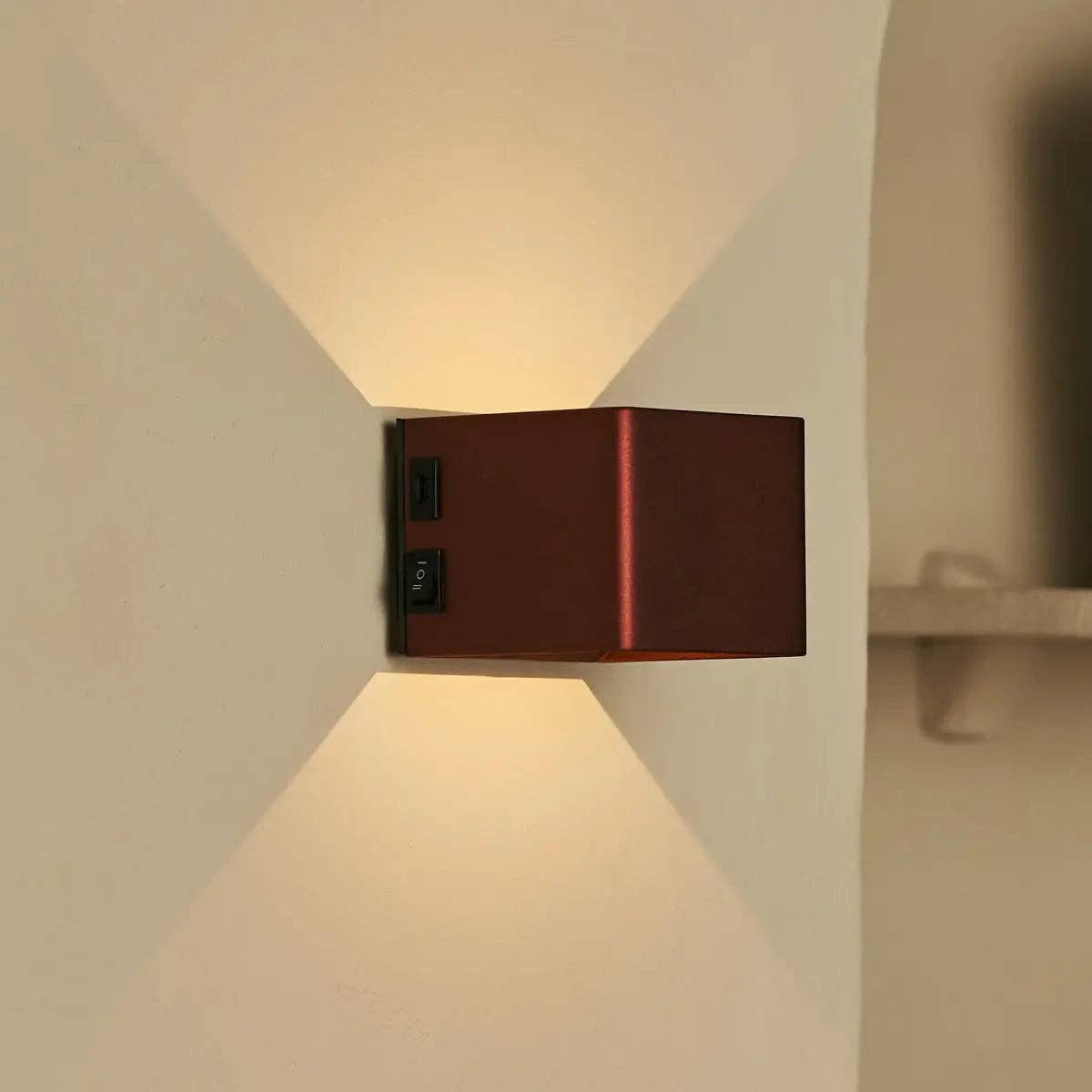 Tavellio - Wholesale Accent/bureaulamp - Tess Bronze Rechargeable Wall Lamp | Motion sensor, 20 Light Modes Remote Control8
