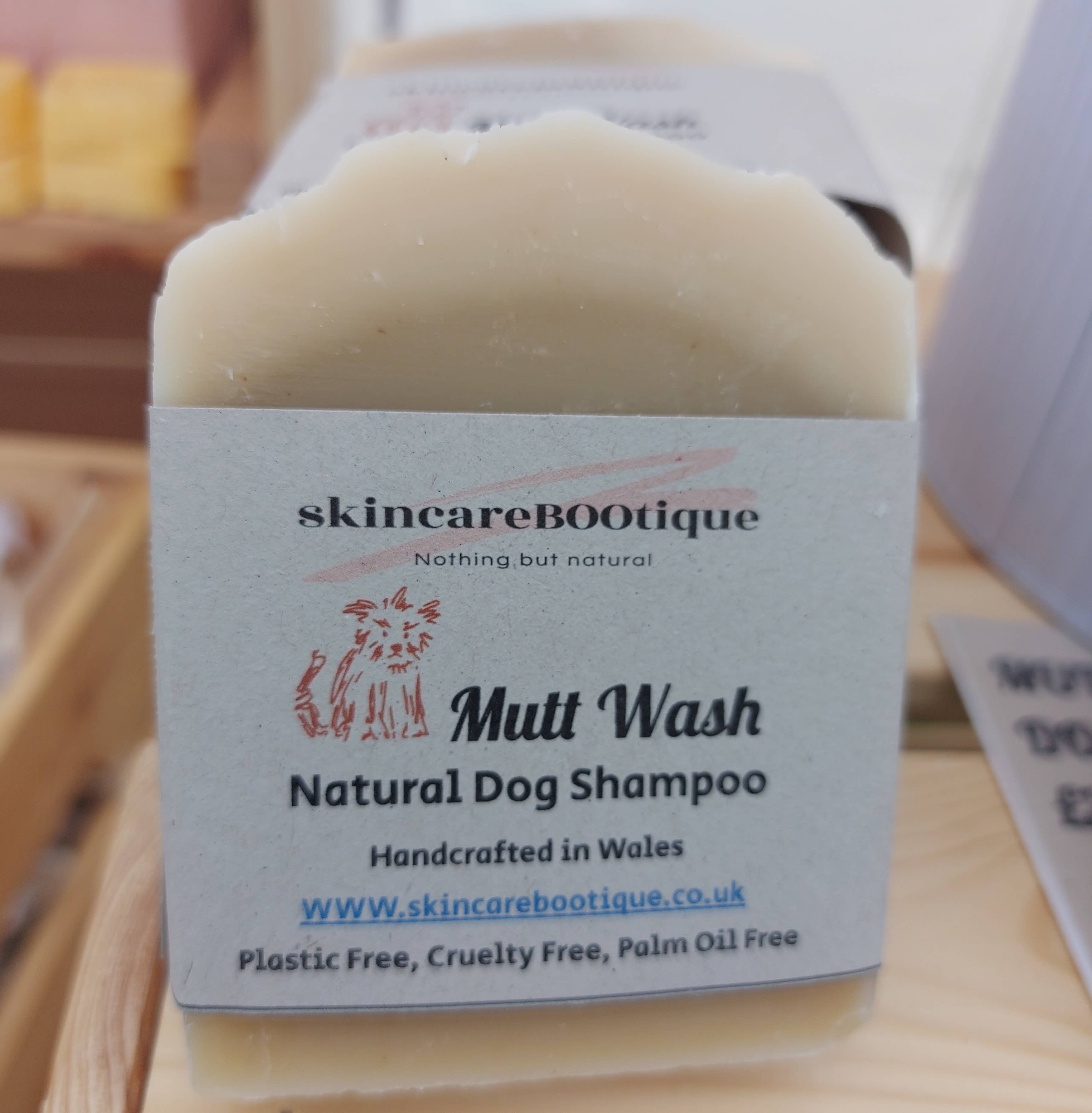 SkincareBOOtique – wholesale Pet shampoo – Dog – Dog Shampoo natural with tea tree helps prevent fleas5