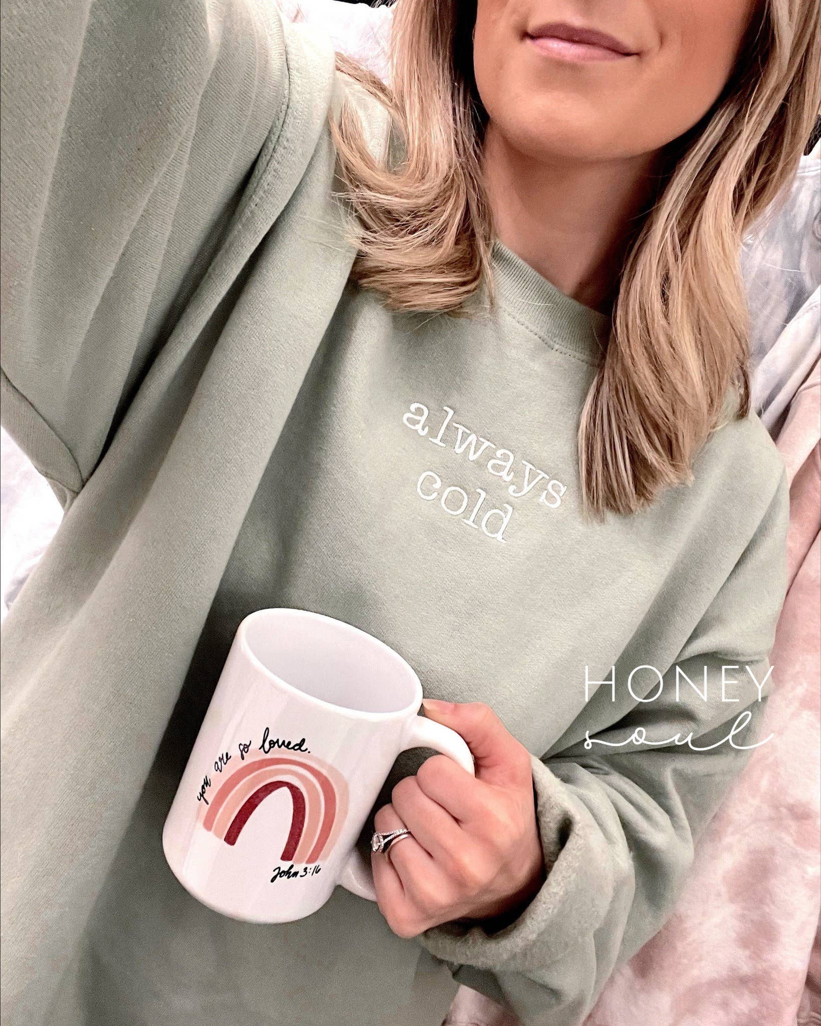 Honey Soul LLC - Wholesale Sweatshirt - Dames - Geborduurd Always Cold sweatshirt0