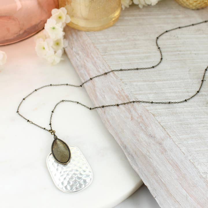 Collana con ciondolo in argento martellato, stile vintage e opaco, 34» per la vendita all'ingrosso da parte di Seasons Jewelry