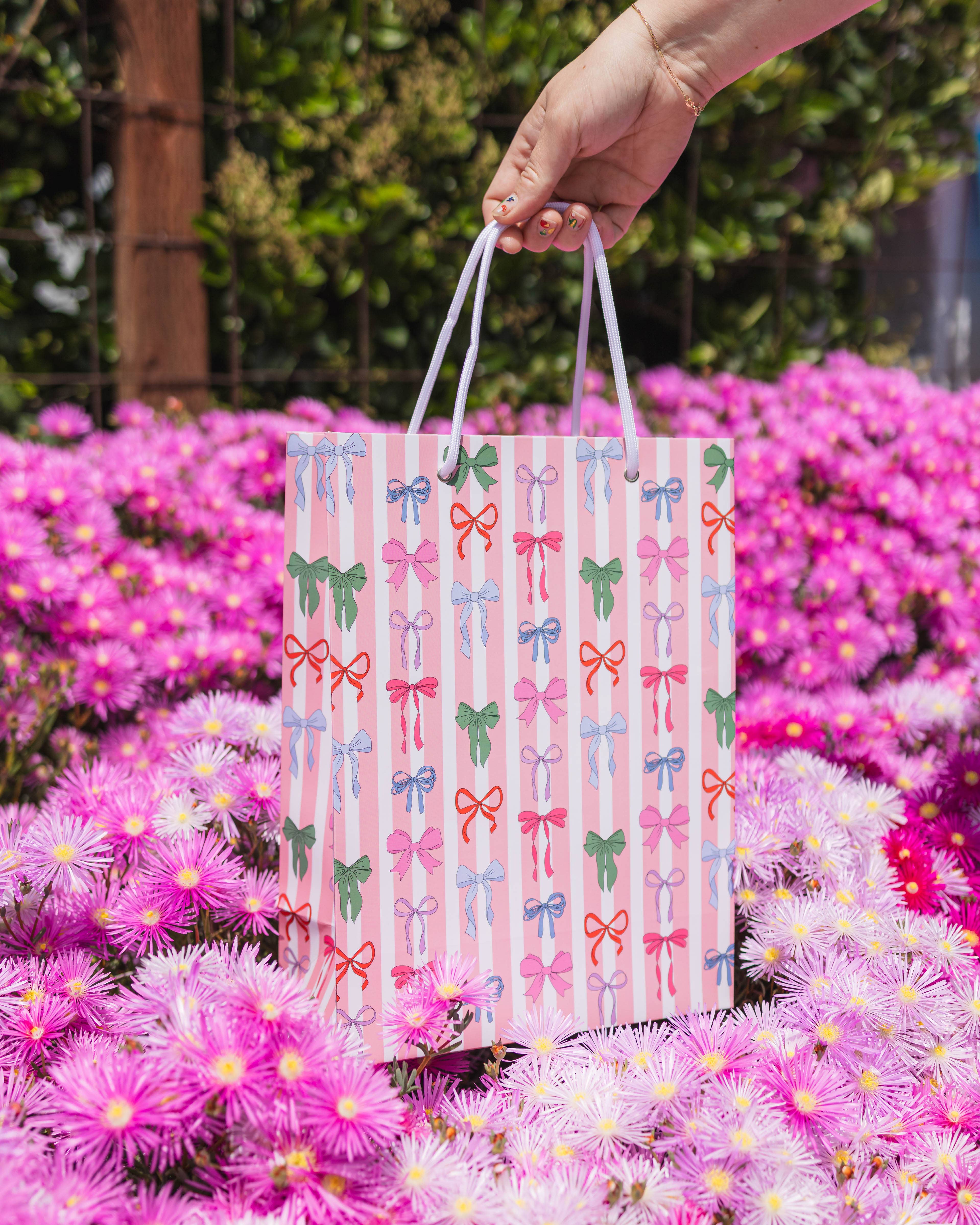 Illustrating Amy - Vente Pochette cadeau - Sac cadeau à nœuds rayés9