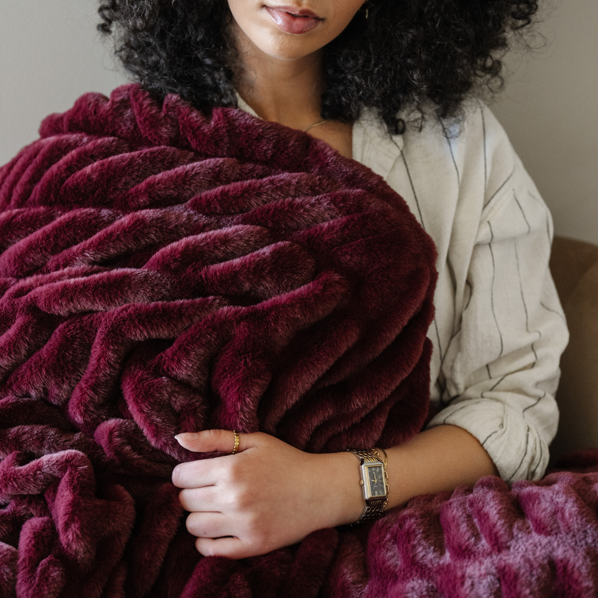 Saranoni - Wholesale Throw Blanket - DOUBLE RUCHED FAUX FUR XL THROW BLANKETS10