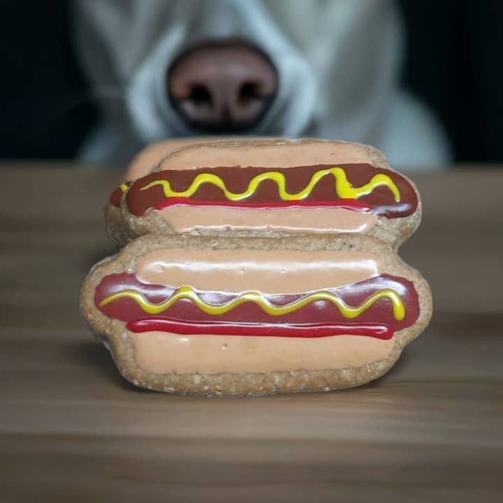 Hot Dog for your dogs - Hot dog shaped treats for dogs for wholesale by Miouf