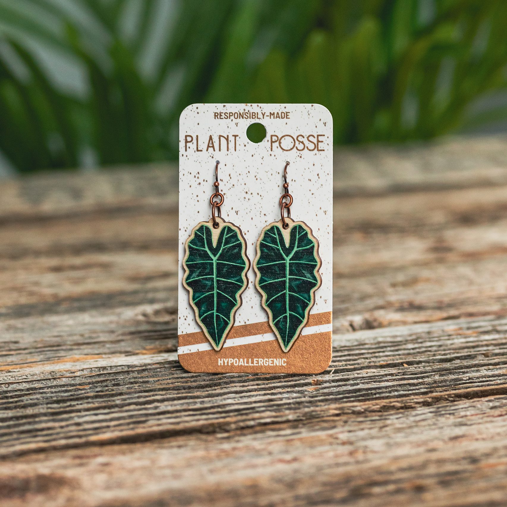 Plant Posse - Wholesale Hangende/ronde oorbellen - African Mask Plant Dangle Oorbellen2