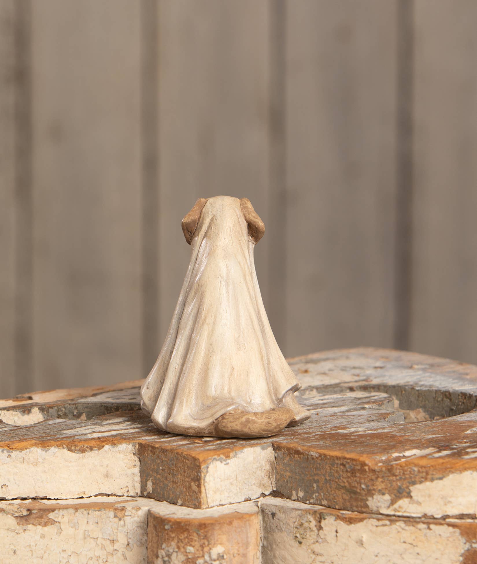 Bethany Lowe Designs - Wholesale Decorative Figurine - Spooky Ghost Dog1