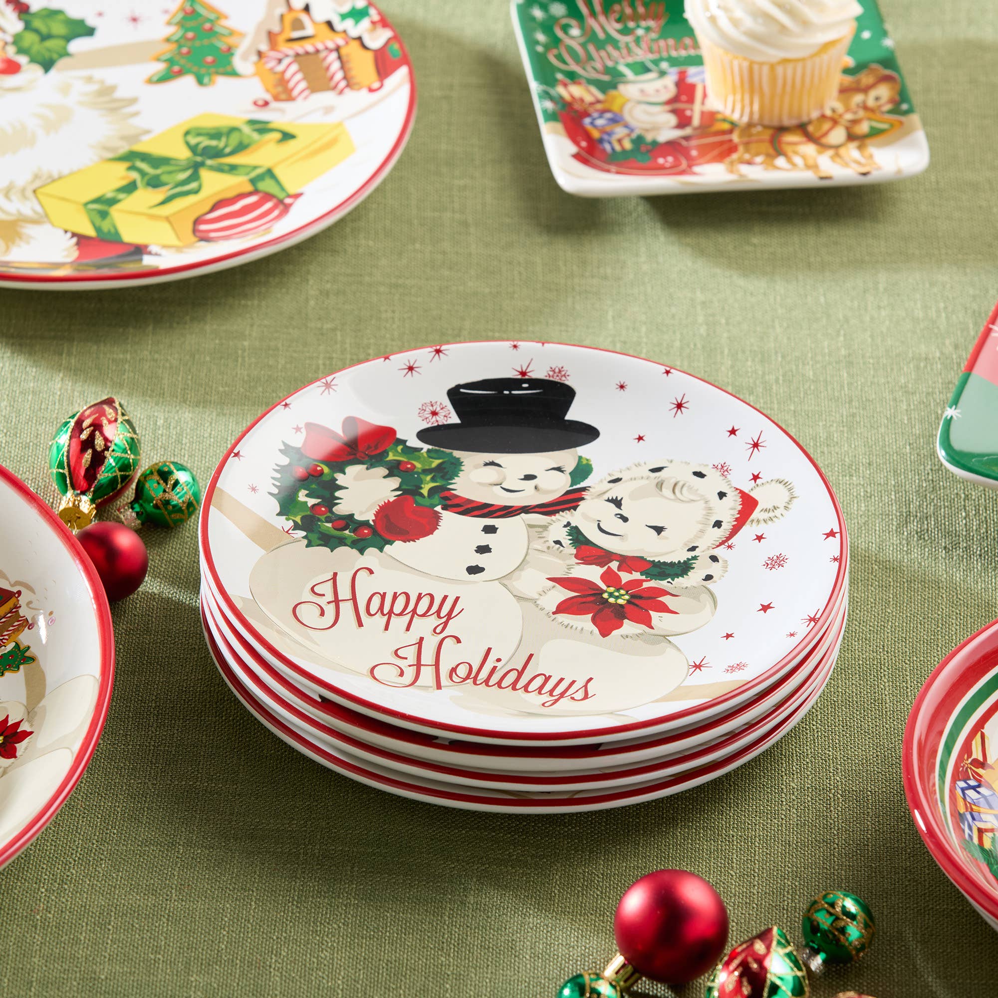 Certified International - Wholesale Salad plate - Santa's Retro Christmas Dessert Plate 9in asst.3