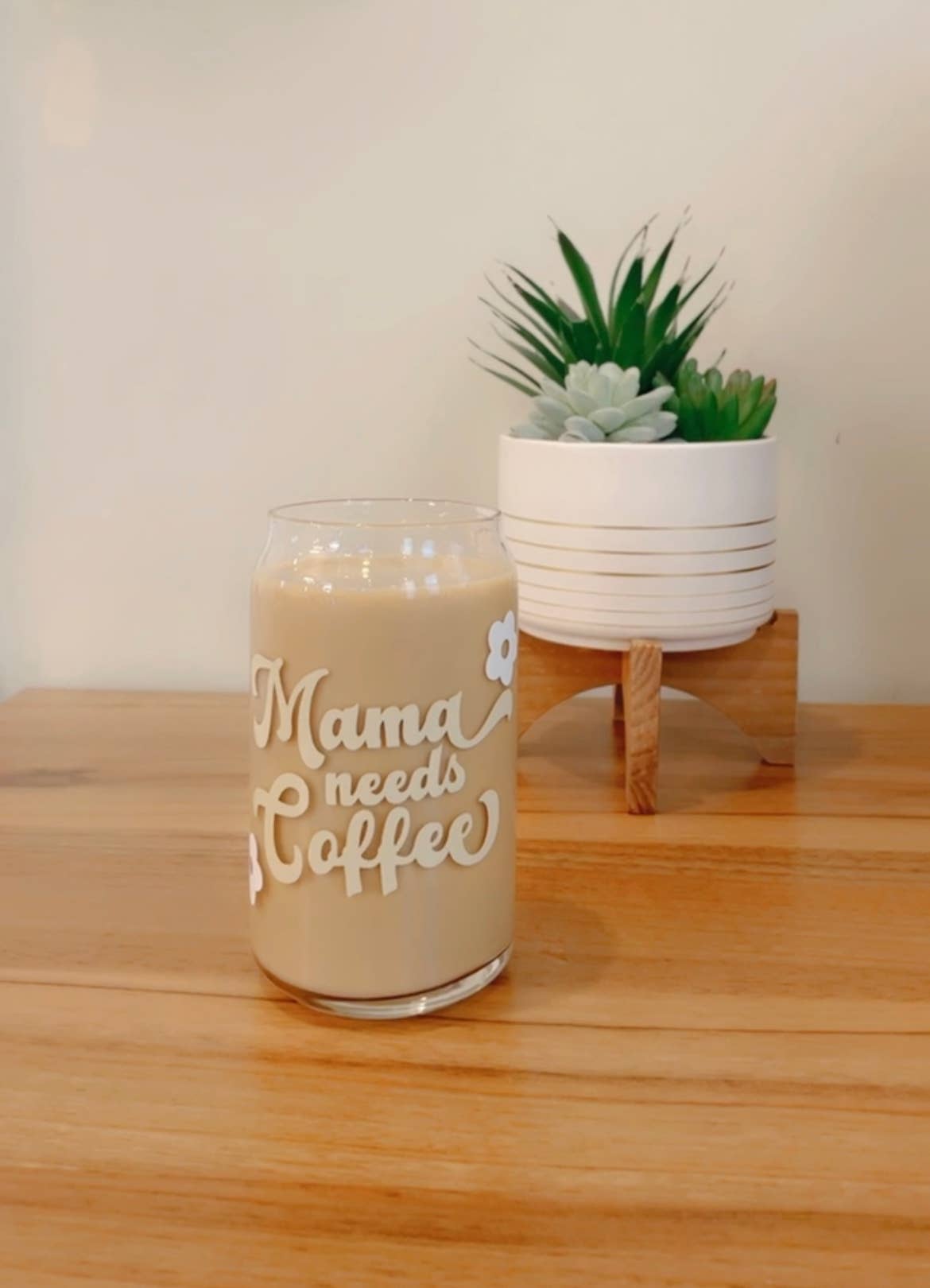 Pink pretty designs – wholesale Drinking glass/cup – Mama needs coffee can glass2