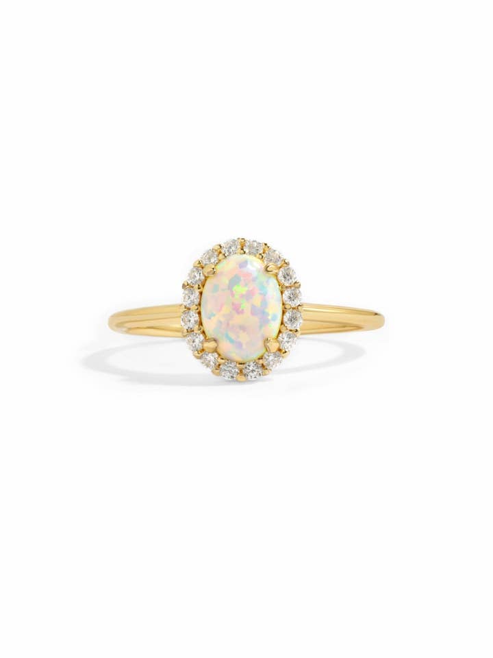 Anello con opale ovale per la vendita all'ingrosso da parte di Sami Jewels